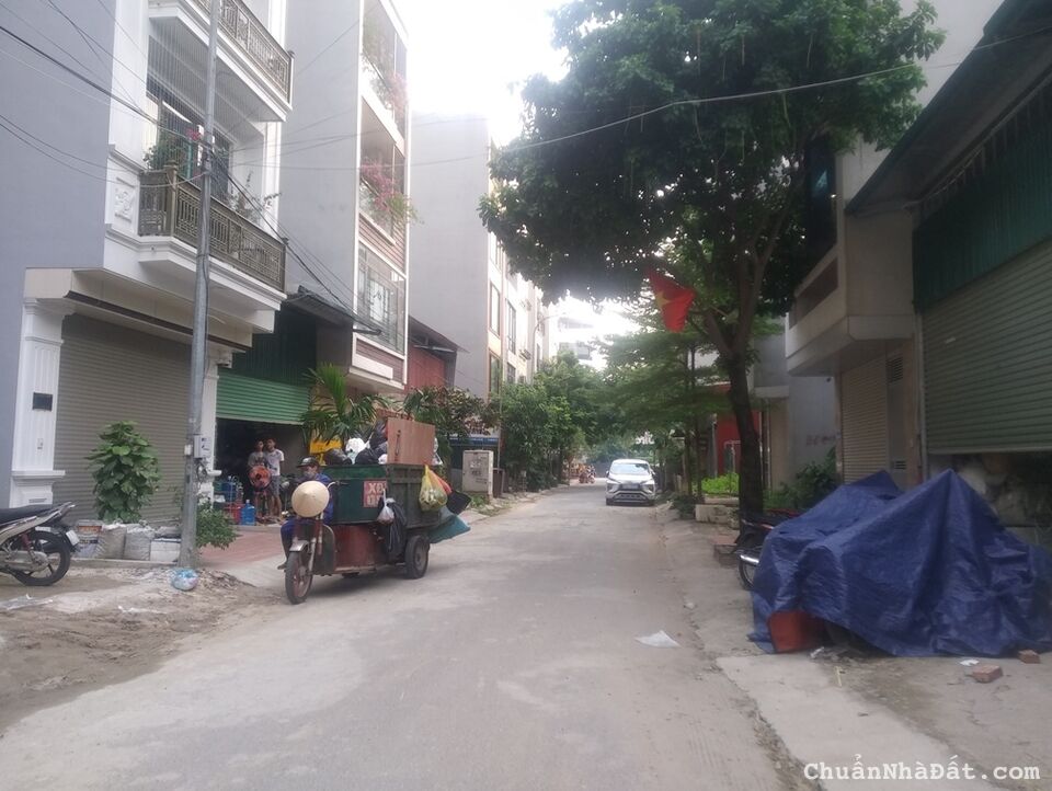 Tôi bán đất DV Vạn Phúc cạnh Him Lam Vạn Phúc, Mt 5m, 50m2 chỉ 7.48 tỷ. LH 0989.62.6116