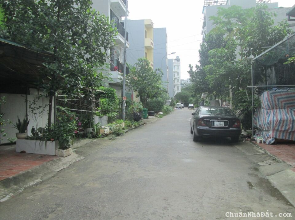 Tôi bán đất ĐG Hà Trì MT rộng gần công viên Hà Đông 60m2 chỉ 5.555 tỷ. LH 0989.62.6116