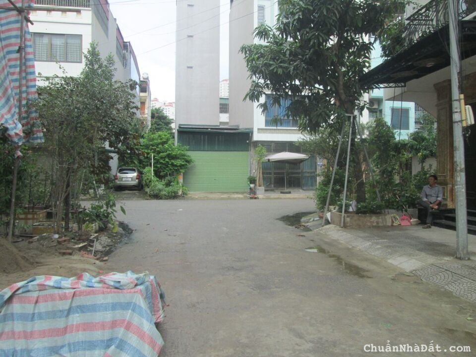 Tôi bán đất ĐG Hà Trì MT rộng gần công viên Hà Đông 60m2 chỉ 5.555 tỷ. LH 0989.62.6116