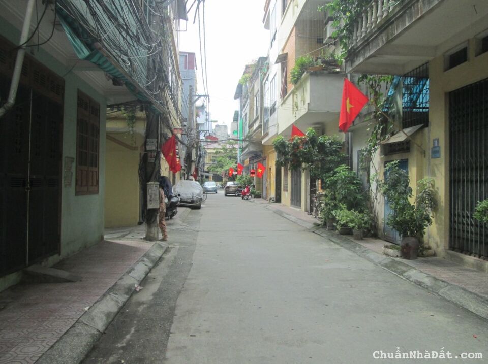 Lô GÓC đất chia lô Ô TÔ tránh phố Nguyễn Thái Học gần Bưu điện Hà Đông 55m2 chỉ 9.999 tỷ.