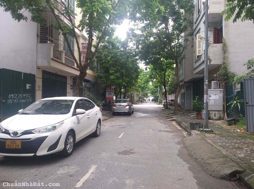 Tôi bán đất DV Hòa Bình khu C Yên Nghĩa gần ĐH Phenikaa 56m2 chỉ 5.28 tỷ. LH 0989.62.6116 Tôi bán đất DV Hòa Bình khu C Yên Nghĩa gần ĐH Phenikaa 56m2 chỉ 5.28 tỷ. LH 0989.62.6116