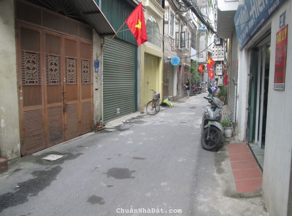 Tôi bán đất ngõ 197 Trần Phú cạnh KĐT Văn Quán, VF3 đỗ gần nhà 45m2 Nhỉnh 5 Tỷ. LH 0989.62.6116