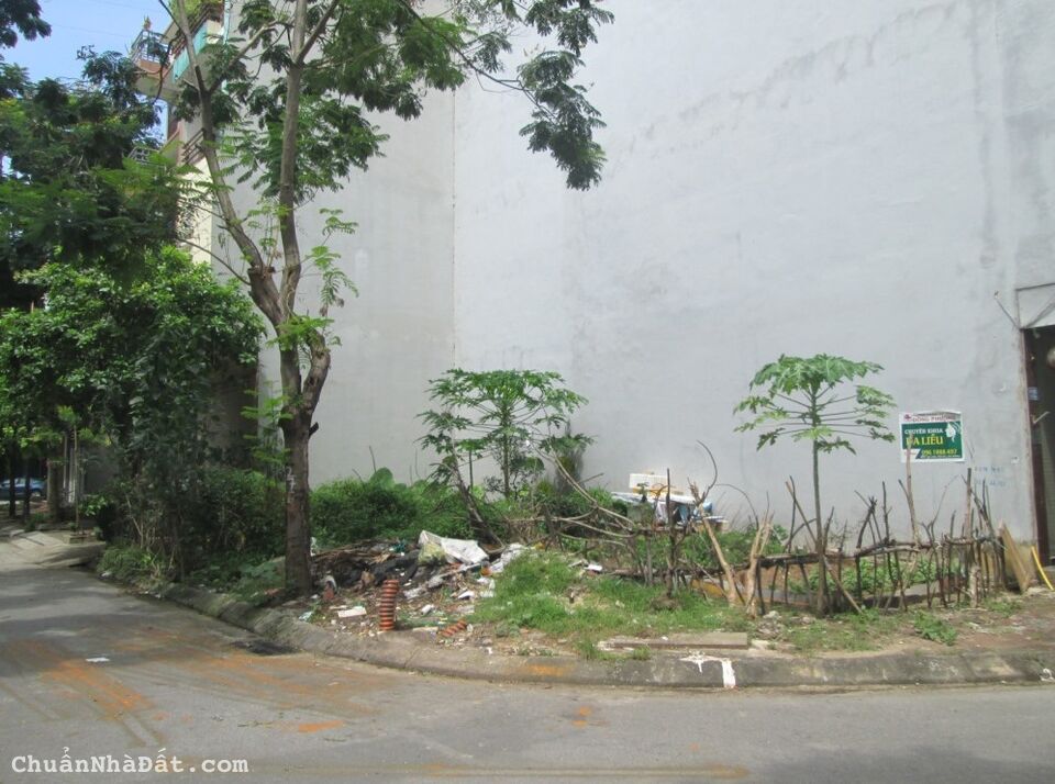 CỰC Hiếm! LÔ Góc đất DV Dọc Bún, Cây Quýt gần khu Vạn Phúc 40m2 chỉ 7.99 tỷ. LH 0989.62.6116