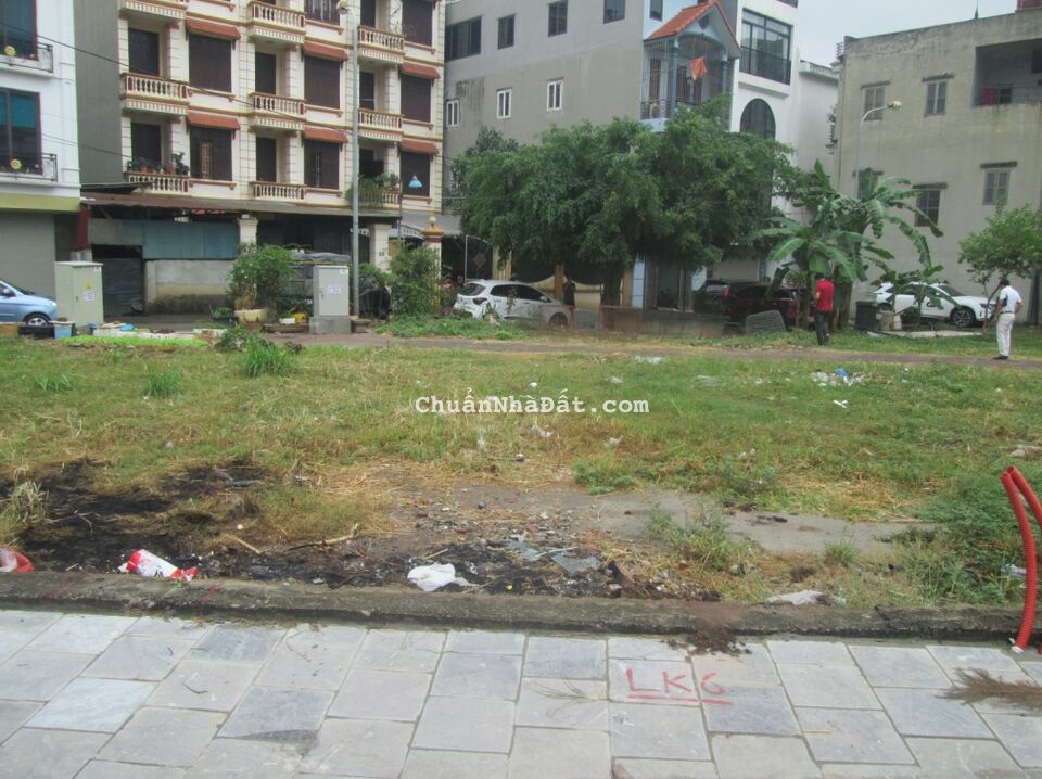 Tôi bán đất LK2 khu đấu giá Đồng Sen Vạn Phúc cạnh Galaxy Vạn Phúc 50m2 chỉ 7.89 tỷ. LH 0989626116