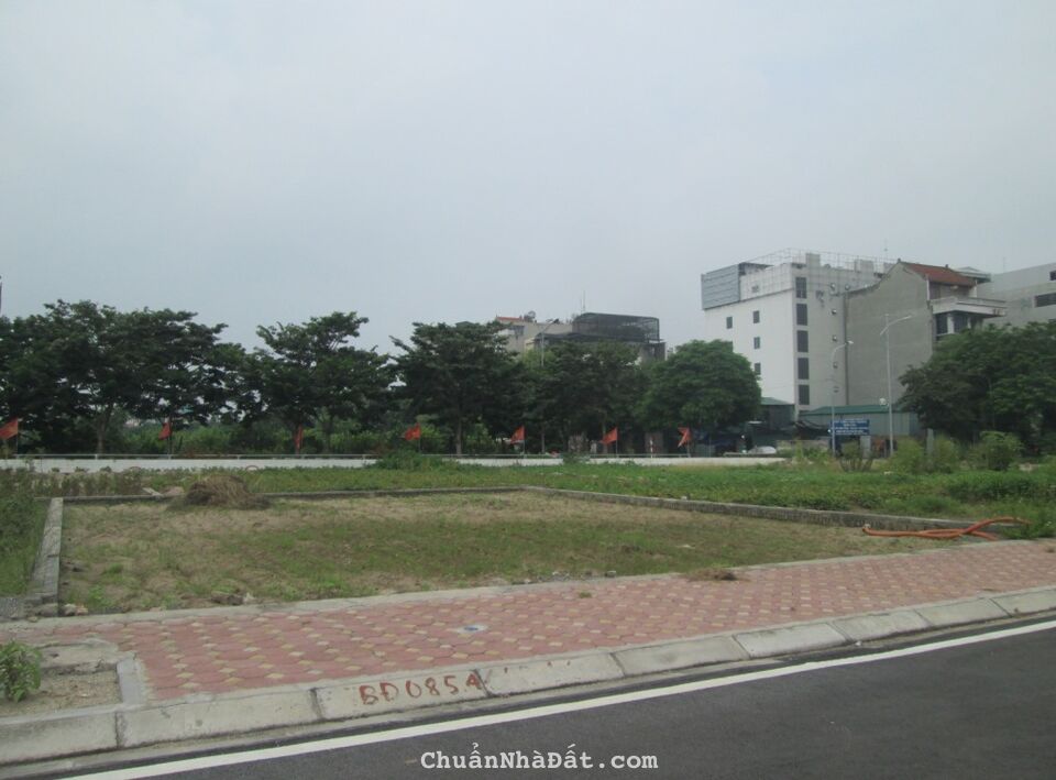 Tôi bán gấp Đất đấu giá Phúc Diễn gần đường Cầu Diễn 205m2 chỉ 16.88 tỷ. LH 0989.62.6116 Tôi bán gấp Đất đấu giá Phúc Diễn gần đường Cầu Diễn 205m2 chỉ 16.88 tỷ. LH 0989.62.6116