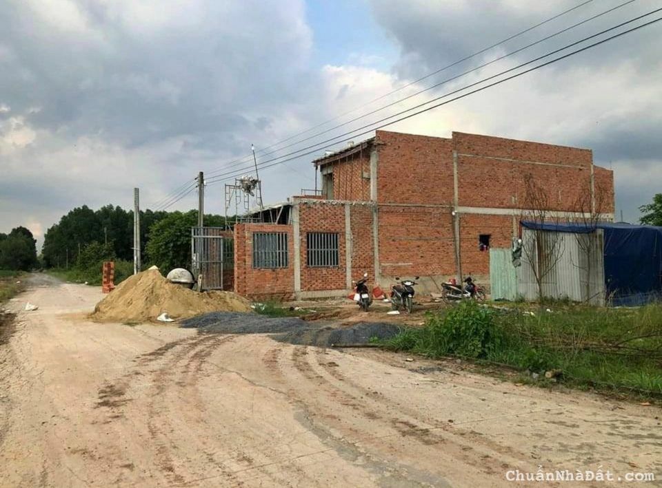 Cần bán gấp 250m2 Đất KP2, Phường Hưng Long, Tx.Chơn Thành. Giá rẻ 400tr.