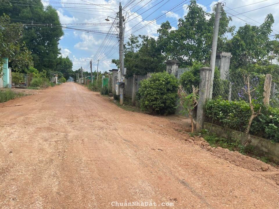 Cần bán gấp Đất 250m2 cạnh KCN, có 100m thổ cư, sổ sẵn, công chứng ngay. Cần bán gấp Đất 250m2 cạnh KCN, có 100m thổ cư, sổ sẵn, công chứng ngay.