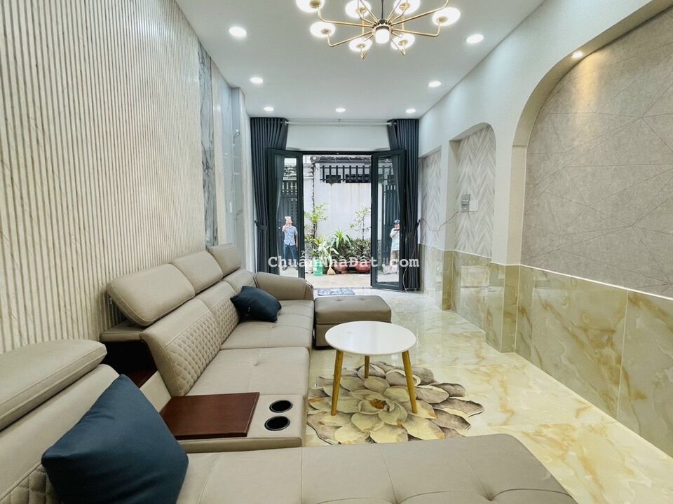 Bán nhà phố đẹp Đường Bùi Quang Là, Phường 12, Quận Gò vấp 