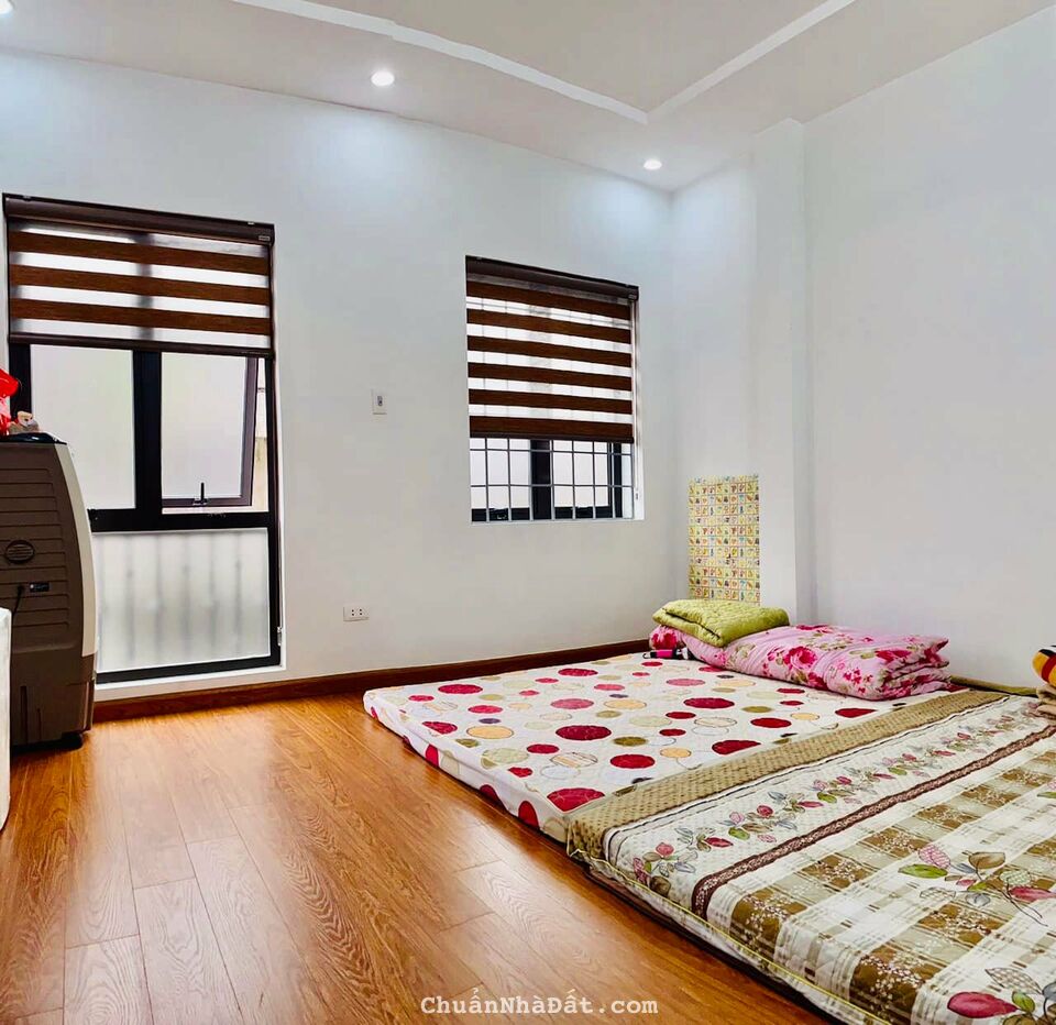 Bán nhà phố Giáp Nhị 40m2x4T, mt 4m, chỉ 4.6 tỷ, SĐCC, GẦN PHỐ VÀ Ô TÔ, THÔNG THOÁNG