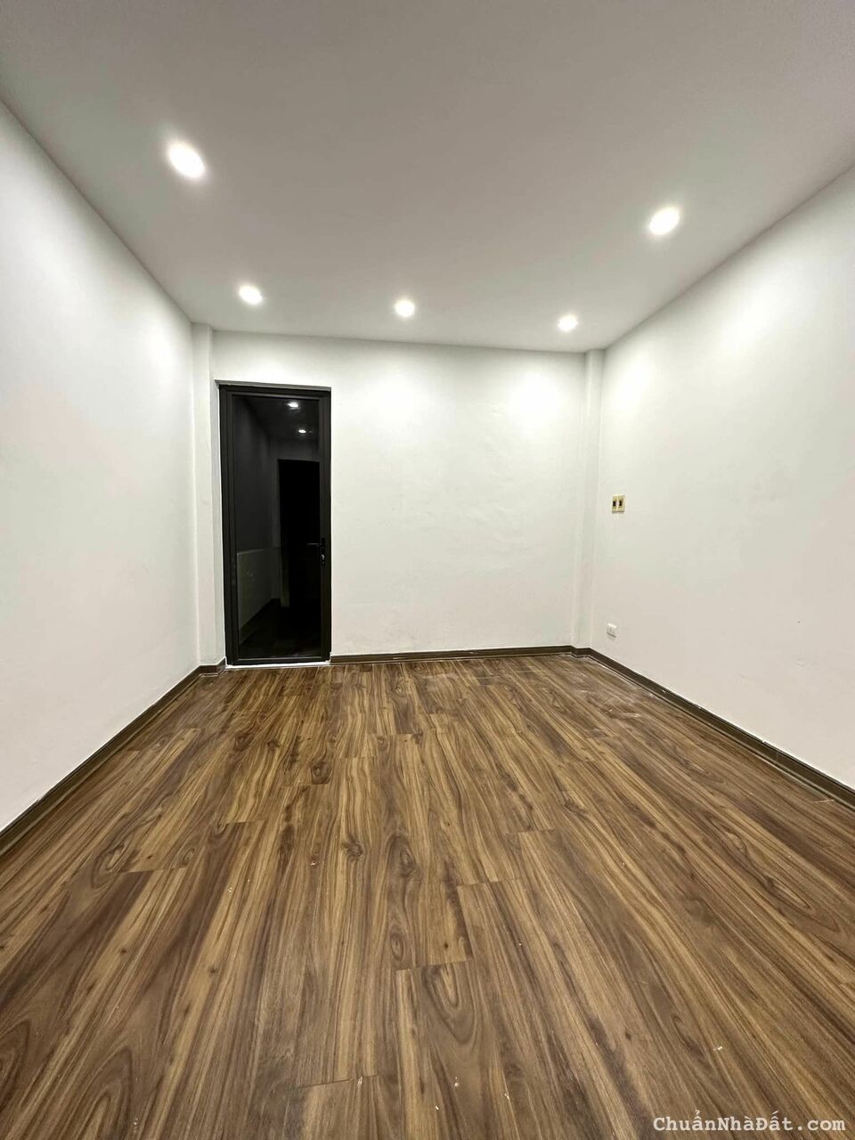 Bán nhà phố Vĩnh Hưng 35m2*4T, LÔ GÓC 2 THOÁNG, Ô TÔ MẶT PHỐ 50M, TIỆN ÍCH BẠT NGÀN