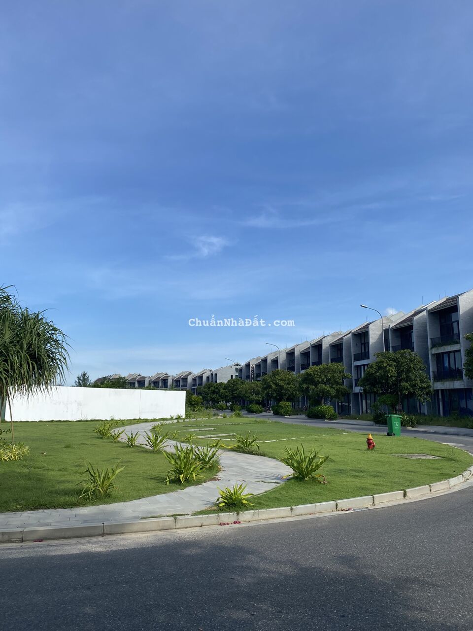 Bán nhà 2 mặt tiền 3 tầng ngay trung tâm TP Hội An giá rẻ đầu tư , kinh doanh. Bán nhà 2 mặt tiền 3 tầng ngay trung tâm TP Hội An giá rẻ đầu tư , kinh doanh.