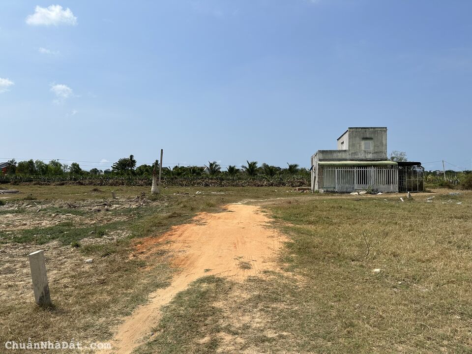 full Thổ, Bán đất 2 MT Đường 3m, Tân Hải, TX Lagi giá ngộp