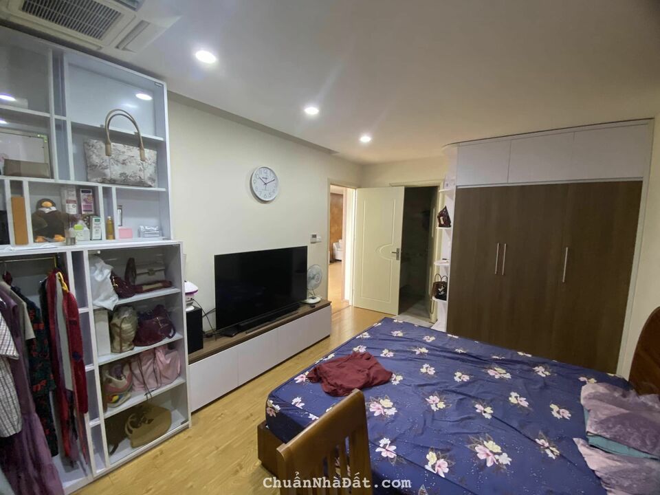 Tôi cần bán căn hộ CC Thành uỷ Hà Nội 229 Phố Vọng 130m 4.5 tỷ lô góc 3 ngủ cạnh trường KTQD Tôi cần bán căn hộ CC Thành uỷ Hà Nội 229 Phố Vọng 130m 4.5 tỷ lô góc 3 ngủ cạnh trường KTQD