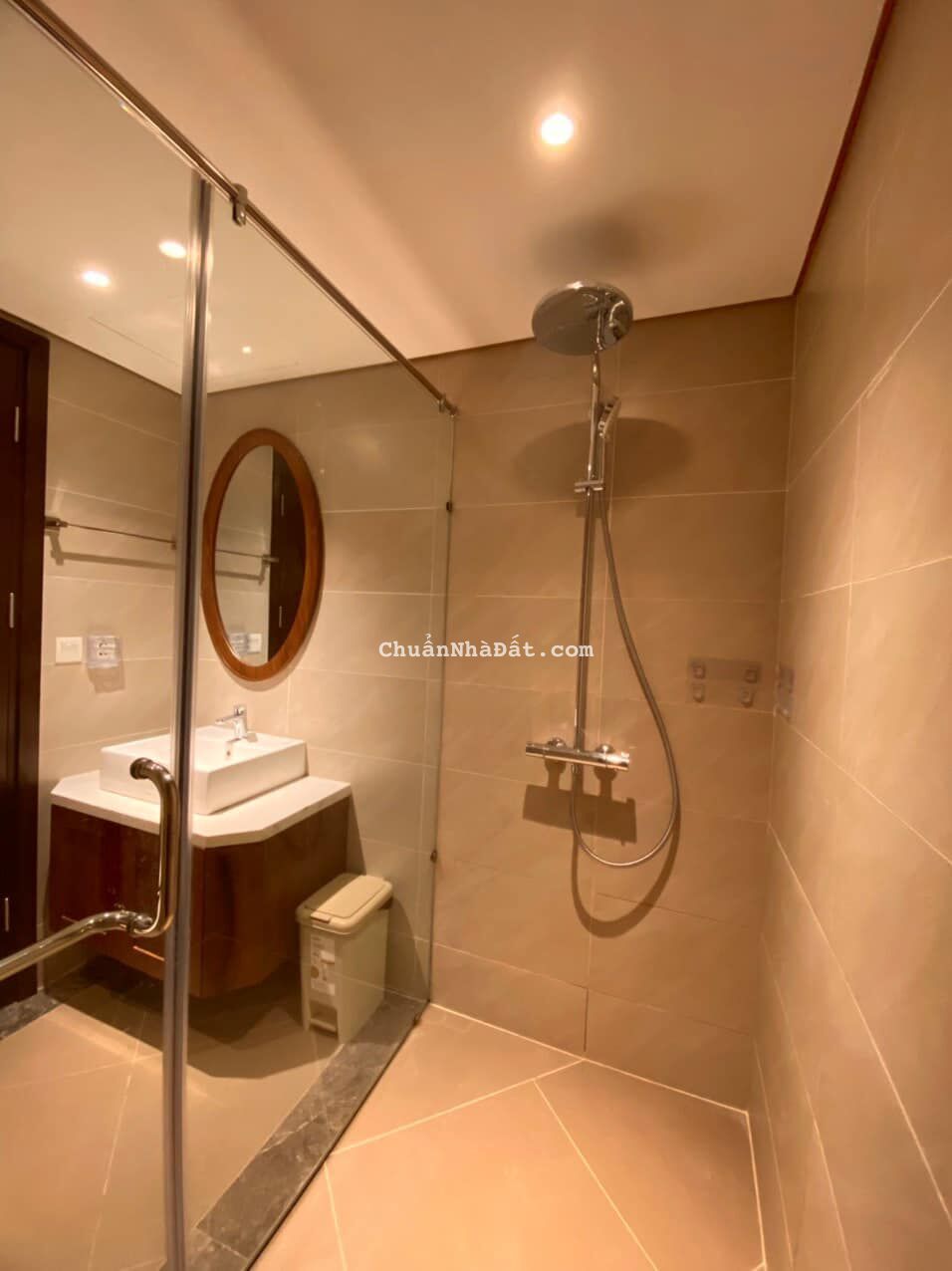 Bán căn hộ T-PLACE Hàng Bài Hoàn Kiếm 51m nhỉnh 10 tỷ nhà đẹp đang cho thuê 1000$/tháng