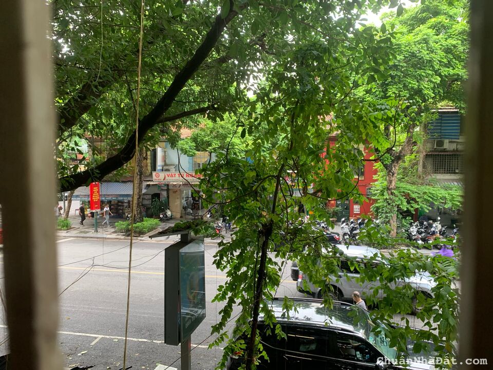 Bán nhà MP Trần Hưng Đạo Hoàn Kiếm 110m T1+2 vừa ở kinh doanh chỉ 14 tỷ lô góc vỉa hè thênh thang