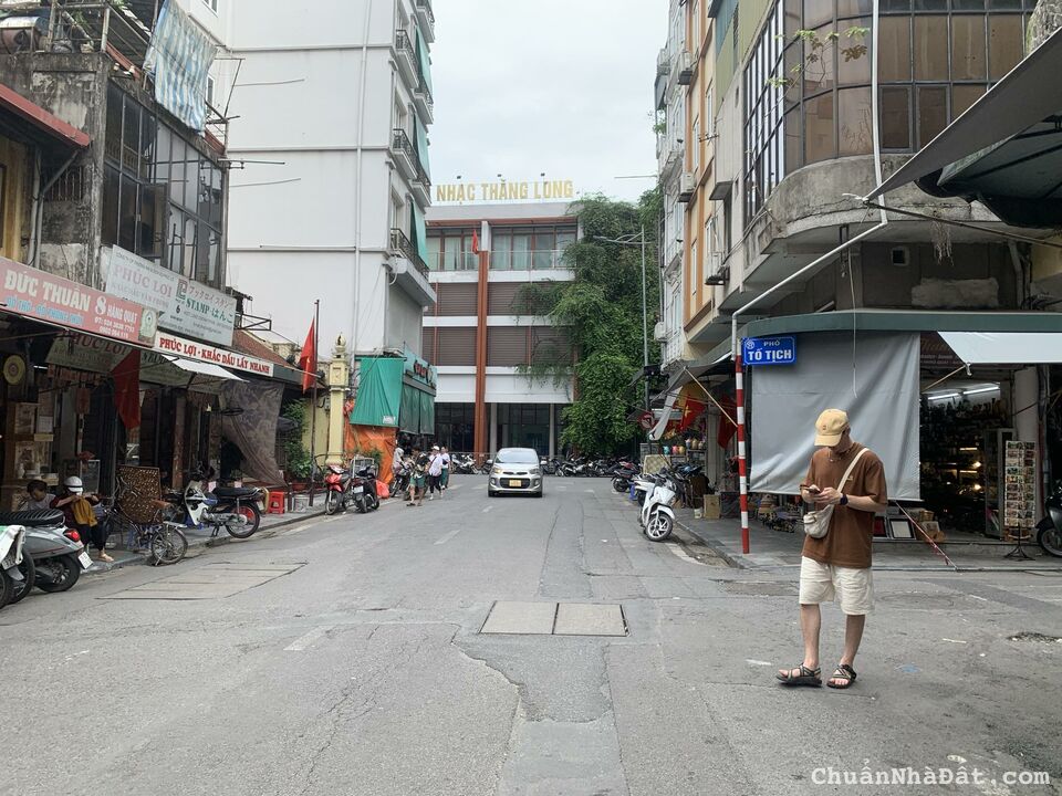 Giá nào cũng bán! MP Hàng Quạt, Hoàn Kiếm 72m chỉ 29 tỷ kinh doanh sầm uất 2 chiều ô tô vỉa hè Giá nào cũng bán! MP Hàng Quạt, Hoàn Kiếm 72m chỉ 29 tỷ kinh doanh sầm uất 2 chiều ô tô vỉa hè