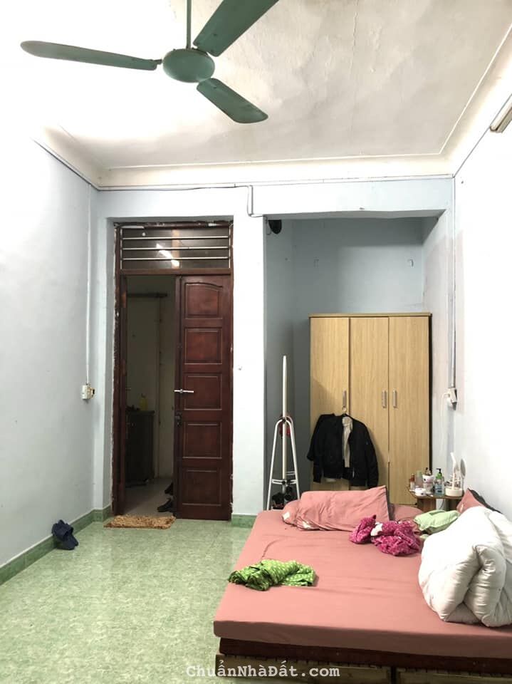 Bán tập thể Lò Đúc HBT 30m T2 nhỉnh 1 tỷ ở luôn khép kín có sân vui chơi vài phút lên Hồ Gươm