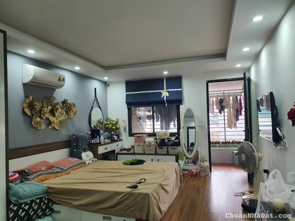 Chỉ nhỉnh 2 tỷ có ngay căn nhà tập thể Thái Hà đẹp như nhà thổ cư, Dt 140m2x2t Chỉ nhỉnh 2 tỷ có ngay căn nhà tập thể Thái Hà đẹp như nhà thổ cư, Dt 140m2x2t