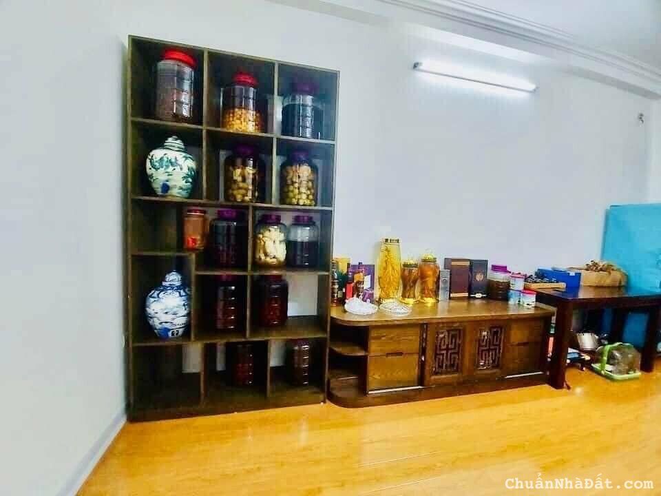 Cc cần bán gấp căn nhà Đội Cấn, Dt 22m2, tặng toàn bộ nội thất Cc cần bán gấp căn nhà Đội Cấn, Dt 22m2, tặng toàn bộ nội thất