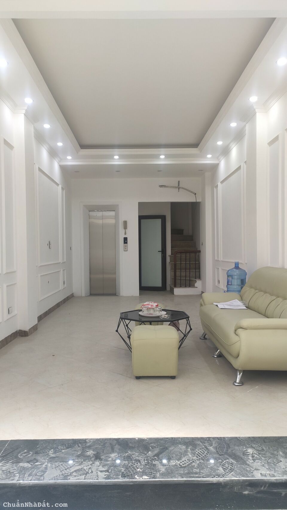 Bán nhà mới xây 35m2 6 tầng thang máy ngõ 27 Võng Thị giá 6,5 tỷ. LH 0912442669 Bán nhà mới xây 35m2 6 tầng thang máy ngõ 27 Võng Thị giá 6,5 tỷ. LH 0912442669