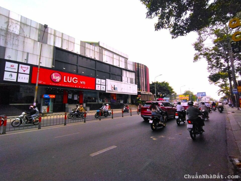 Bán nhà MT 2 lầu 4,2 × 21 . Phan Văn Trị . P10 . GV. Giá 17,2 tỷ 