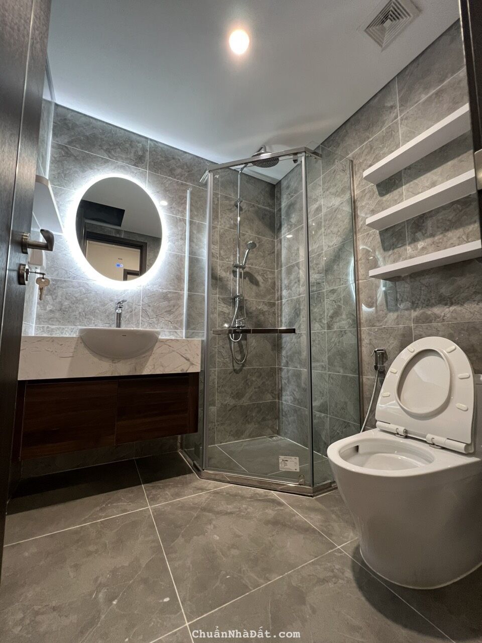 Cho thuê căn có vị trí đẹp nhất dự án Hoàng Huy Grand Tower nội thất cao cấp view khách sạn Sherato Cho thuê căn có vị trí đẹp nhất dự án Hoàng Huy Grand Tower nội thất cao cấp view khách sạn Sherato