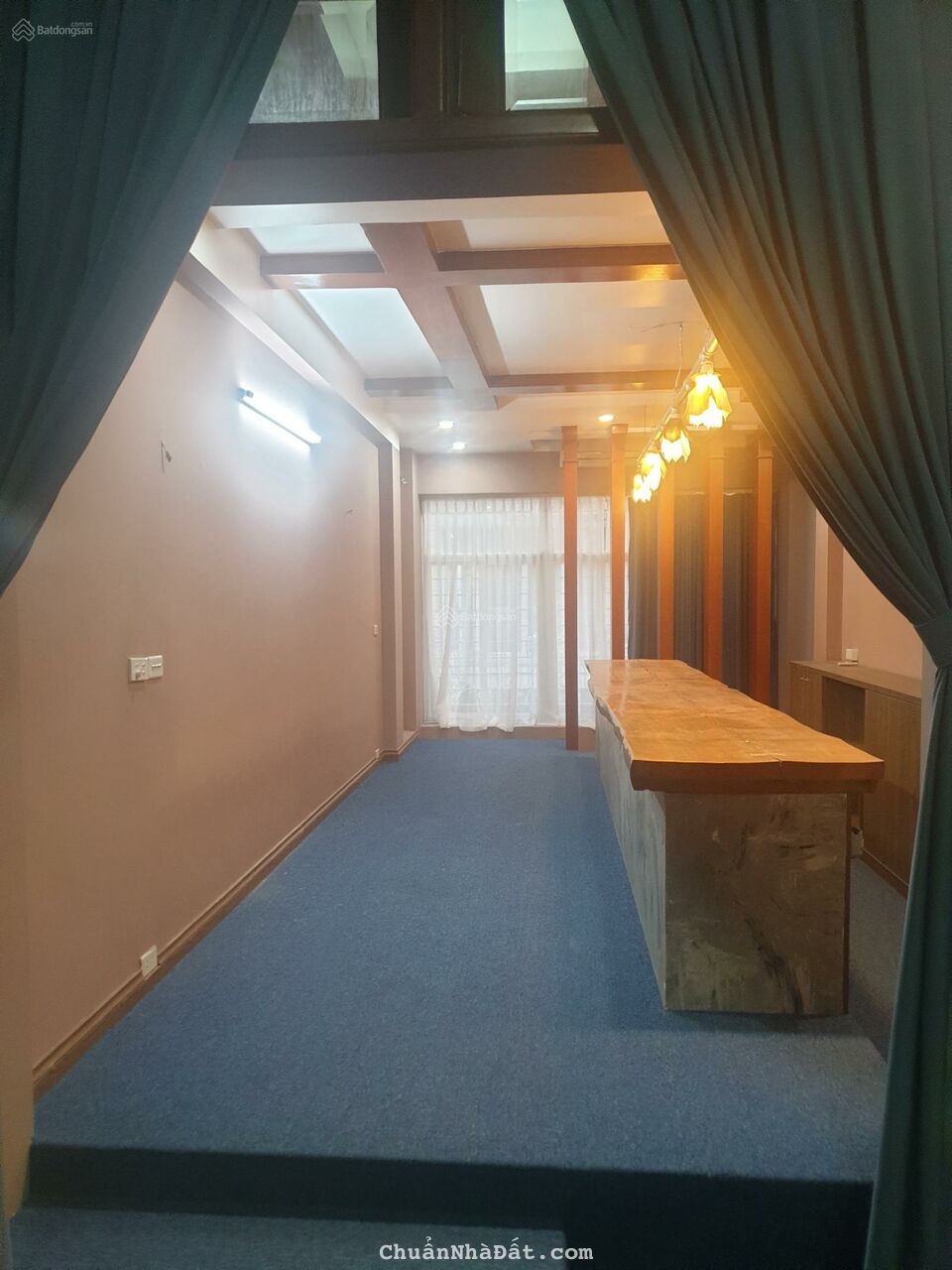 Cho thuê nhà nguyên căn Phố Đào Tấn, DT 65m2 x 5T, Đường rộng ô tô đỗ cửa. Giá 35tr/tháng