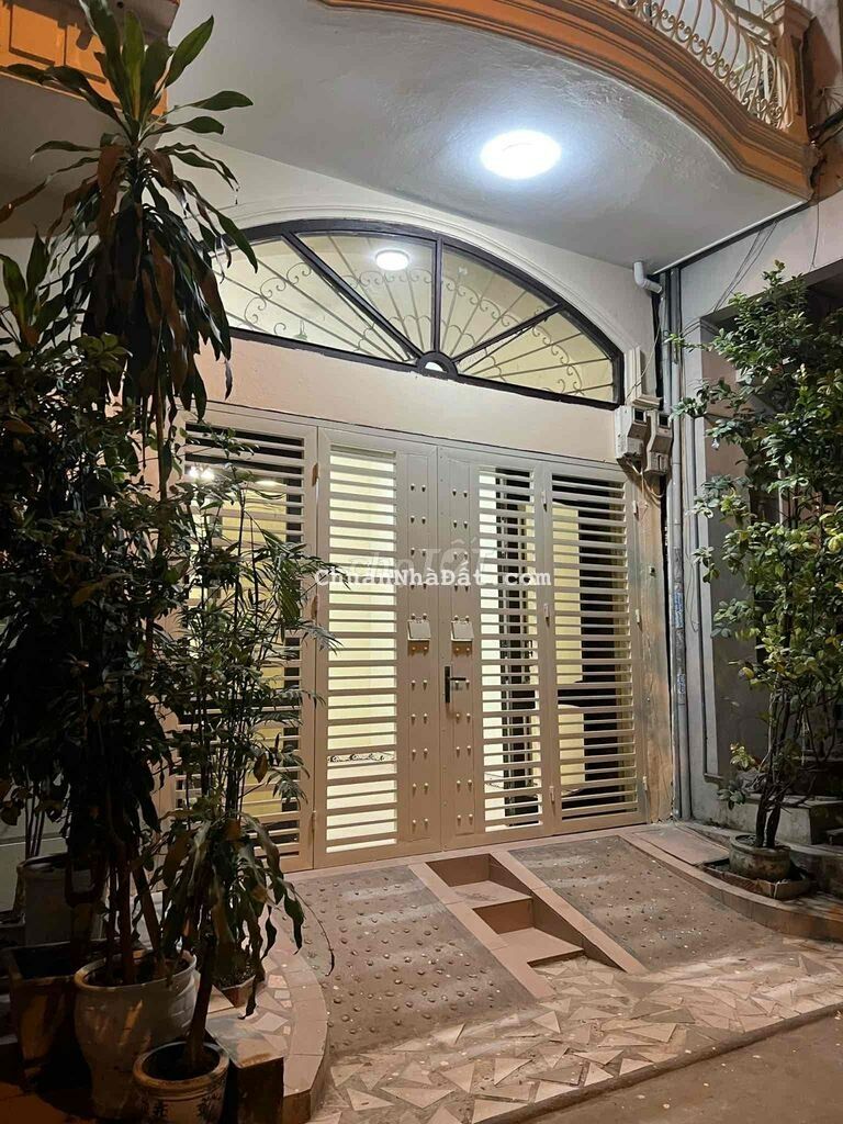 Cho thuê nhà Phố Phương Mai, DT 45m2 x 4T, MT 4m, nội thất cơ bản, ô tô đỗ cửa. Giá 18tr/ tháng Cho thuê nhà Phố Phương Mai, DT 45m2 x 4T, MT 4m, nội thất cơ bản, ô tô đỗ cửa. Giá 18tr/ tháng