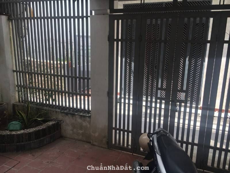 Cho thuê nhà riêng Đường Tứ Liên, DT 70m2 x 5T, MT 5m, nội thất cơ bản. Giá 15tr/ tháng. Cho thuê nhà riêng Đường Tứ Liên, DT 70m2 x 5T, MT 5m, nội thất cơ bản. Giá 15tr/ tháng.