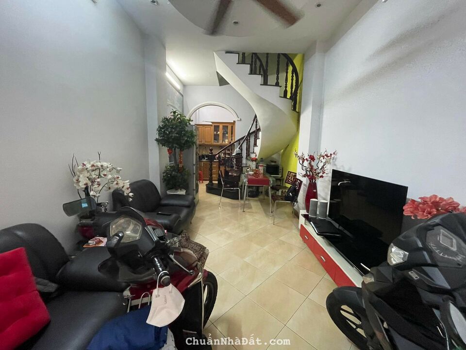 Bán Nhà 5 Tầng -Nguyễn Đình Chiểu-P.4-Q.3