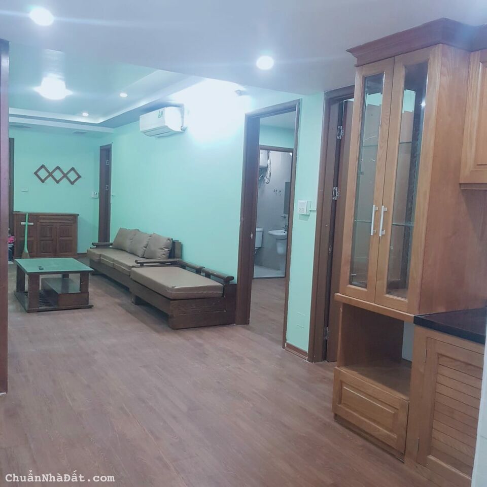 Cần bán gấp căn hộ 2 ngủ 70m2 khu đô thị Nam Trung Yên, tặng nội thất, chỉ 2.75 tỷ 