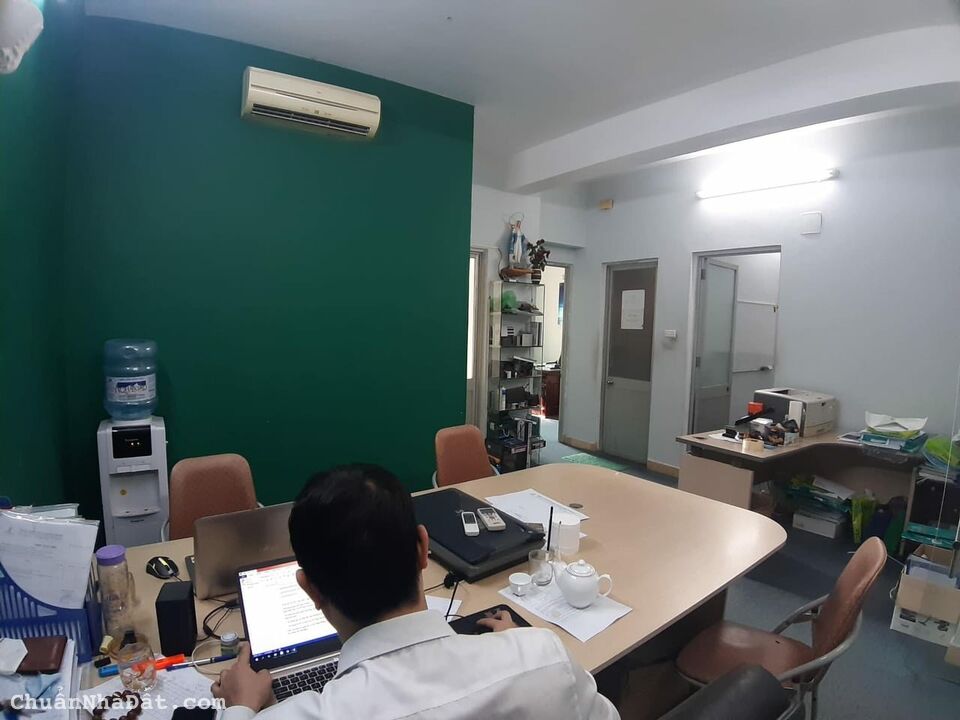 Cần bán gấp căn 2 ngủ 65m2 KĐT Nam Trung Yên đẹp lung linh ở ngay  đón Tết 