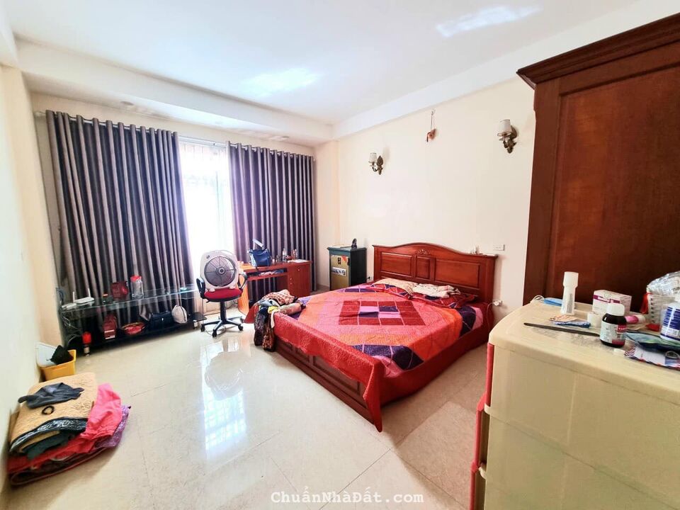 Giảm 2 tỷ, Cần bán gấp nhà phố Trần Cung, 58m2, 4T, 2 thoáng, đẹp lung linh ở ngay đón Tết, 5 tỷ 