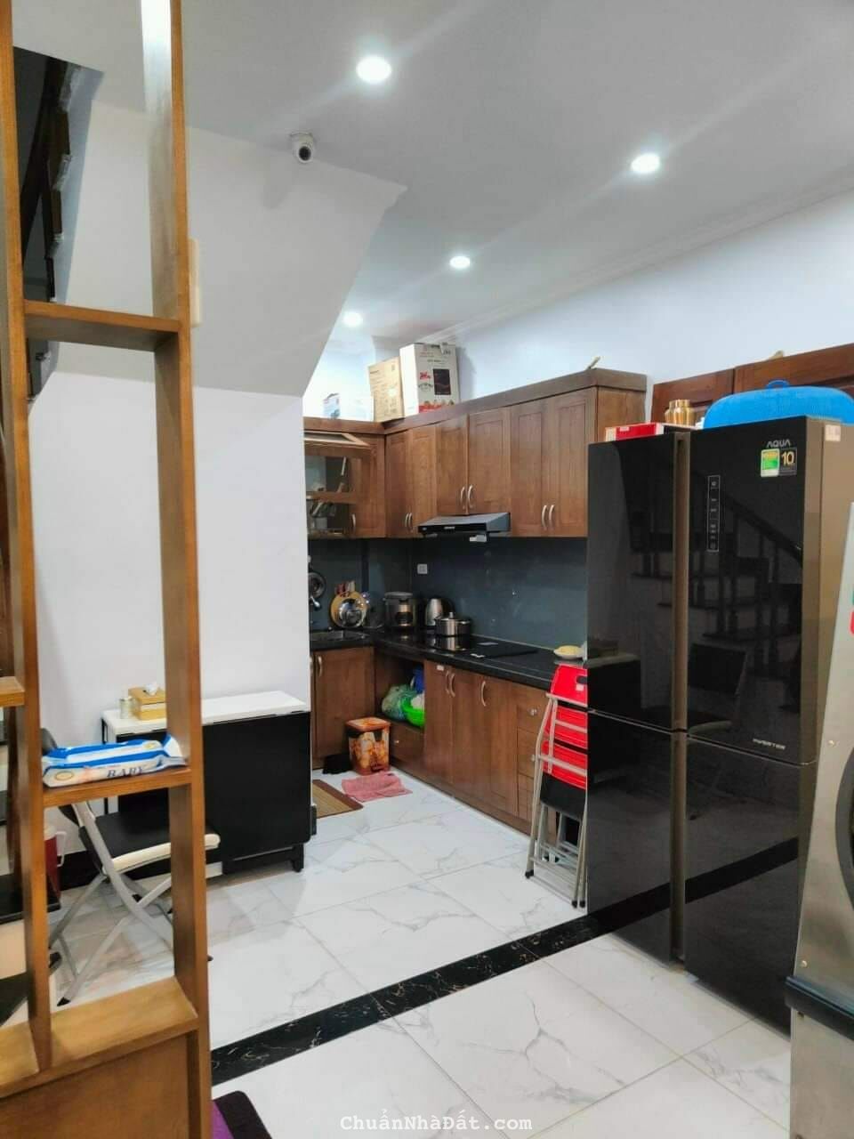  Giảm 300tr. Cần bán gấp nhà đẹp lung linh ở ngay  phố Hồ Tùng Mậu 35m2, 6T, ngõ thông, kinh doanh,