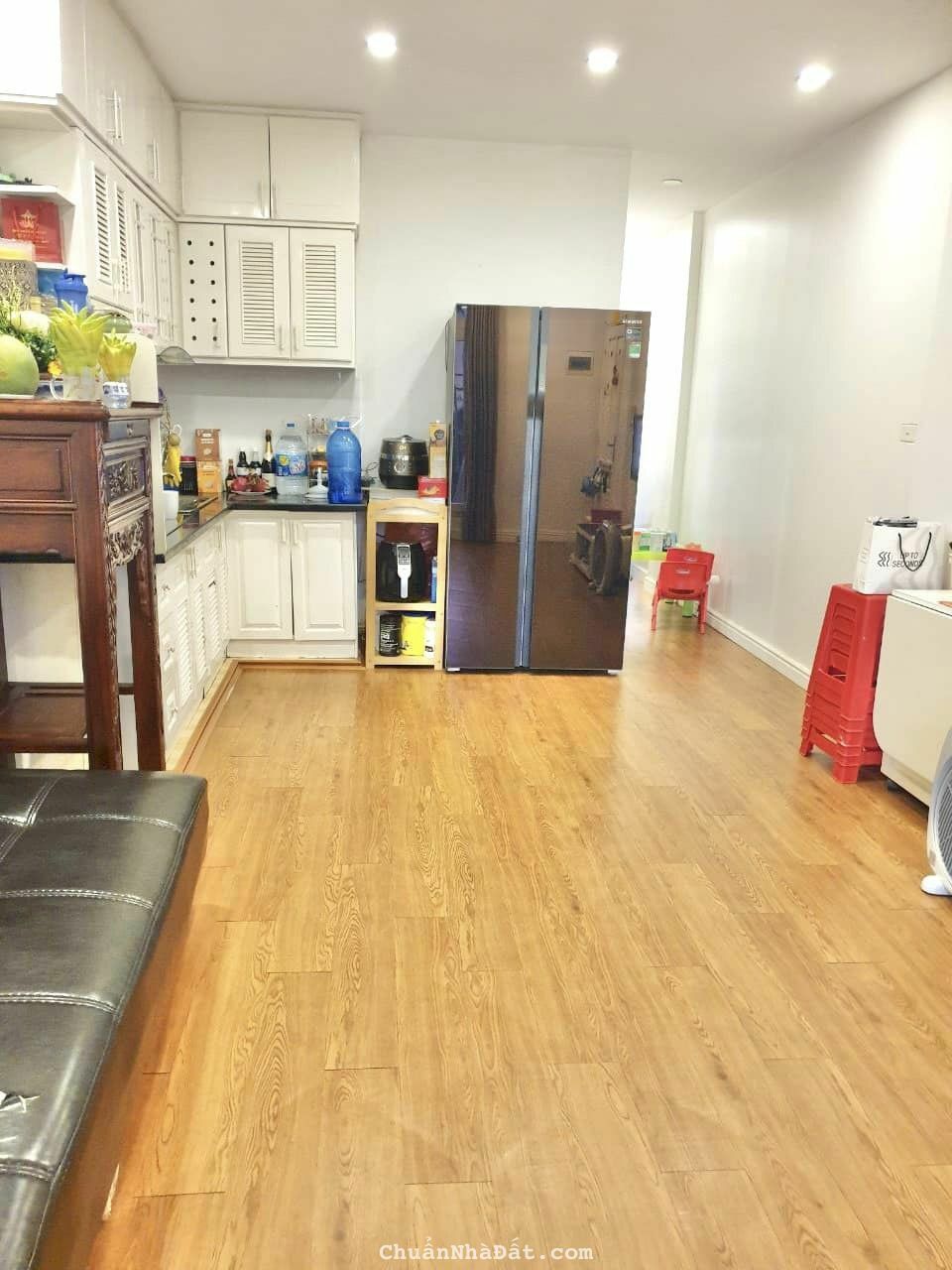 Bán Tập Thể Tầng 4 Phố Thái Thịnh DTSD 100m2 - 2 P Ngủ, Khách, Bếp, WC đầy đủ công năng 2,25 Tỷ Bán Tập Thể Tầng 4 Phố Thái Thịnh DTSD 100m2 - 2 P Ngủ, Khách, Bếp, WC đầy đủ công năng 2,25 Tỷ