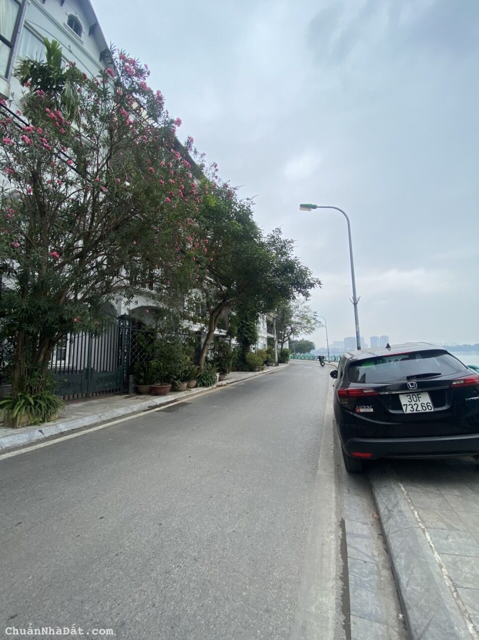 Mặt Phố,Mặt Hồ Tây Cực Ít Nhà Bán-Vị Trí Vàng Tại Quận Tây Hồ Mặt Tiền 9M,Lô Góc,Liên hệ 0383458999 Mặt Phố,Mặt Hồ Tây Cực Ít Nhà Bán-Vị Trí Vàng Tại Quận Tây Hồ Mặt Tiền 9M,Lô Góc,Liên hệ 0383458999