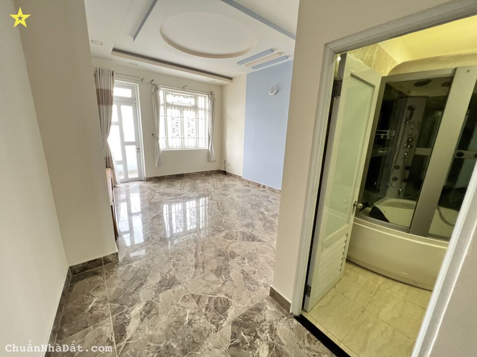 CHDV 2MT Hoàng Hoa Thám 4.5x25m, 10P, 1MB. Mới xây. Thang máy CHDV 2MT Hoàng Hoa Thám 4.5x25m, 10P, 1MB. Mới xây. Thang máy