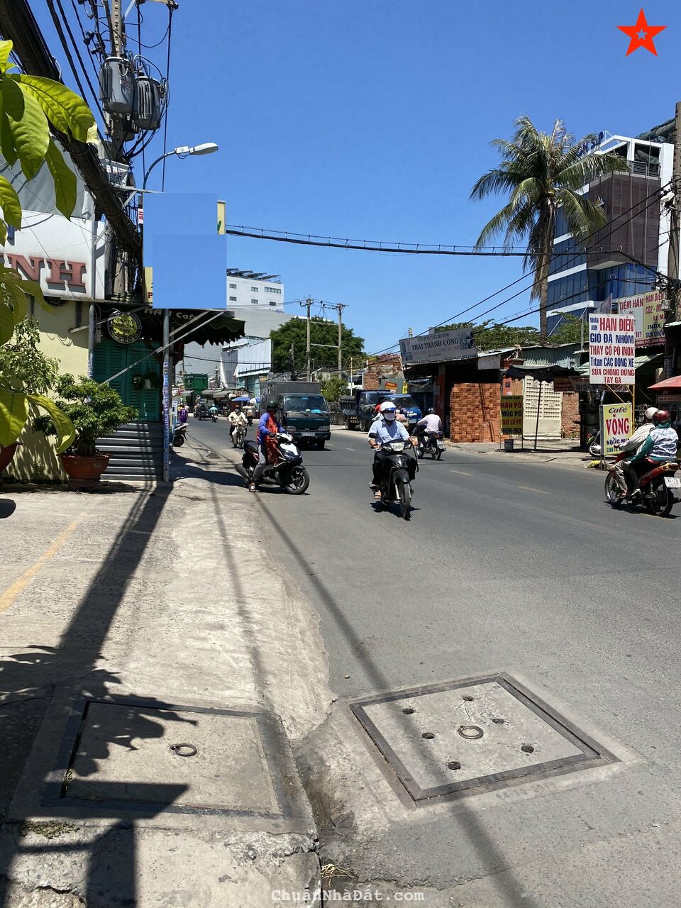 Mặt tiền Ung Văn Khiêm 4.2x27m. 1trệt, 2lầu trống suốt. Mặt tiền Ung Văn Khiêm 4.2x27m. 1trệt, 2lầu trống suốt.