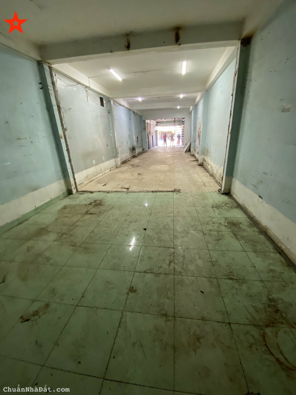 Mặt tiền Ung Văn Khiêm 4.2x27m. 1trệt, 2lầu trống suốt. Mặt tiền Ung Văn Khiêm 4.2x27m. 1trệt, 2lầu trống suốt.