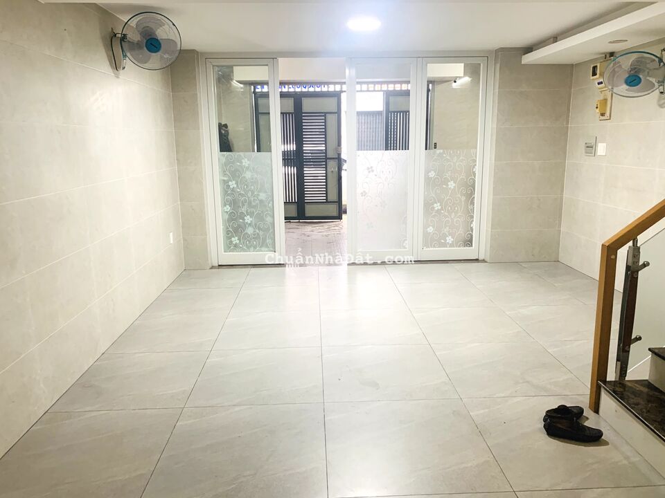 Hàng Hiếm MT Yên Thế 10x20m, trệt, 3lầu. 10phòng, 11wc.  Chỉ 65tr