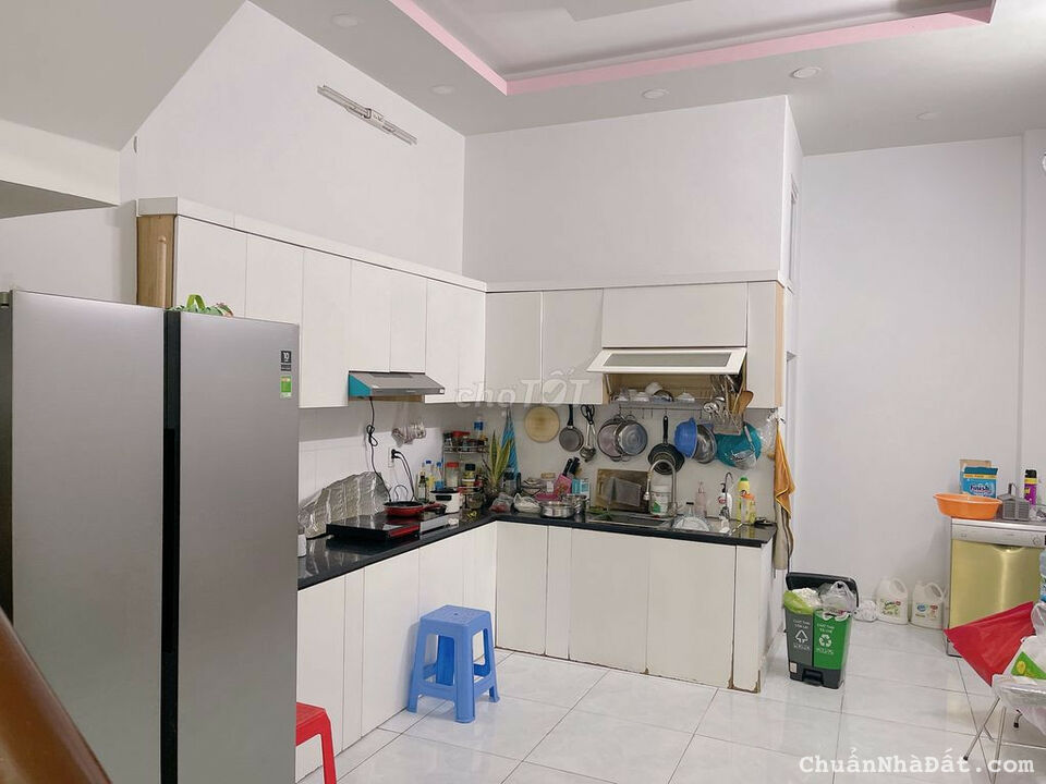 HXH Dương Quảng Hàm 4x14m, 1trệt, 2lầu, ST. 5pn, 5wc. Hợp VPCT+ ở HXH Dương Quảng Hàm 4x14m, 1trệt, 2lầu, ST. 5pn, 5wc. Hợp VPCT+ ở