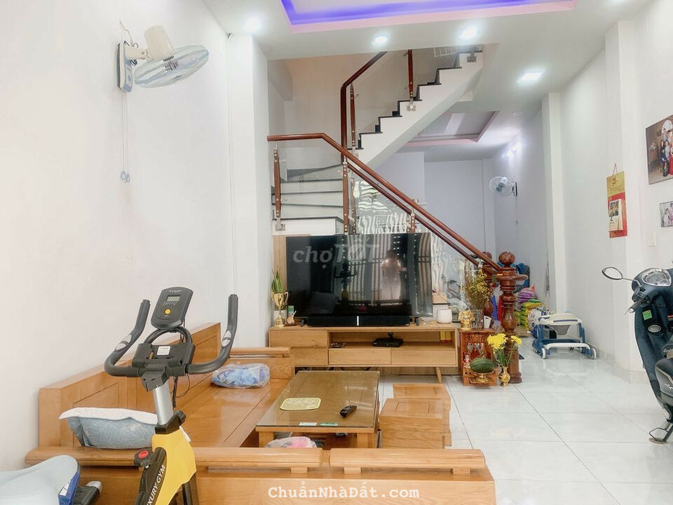 HXH Dương Quảng Hàm 4x14m, 1trệt, 2lầu, ST. 5pn, 5wc. Hợp VPCT+ ở HXH Dương Quảng Hàm 4x14m, 1trệt, 2lầu, ST. 5pn, 5wc. Hợp VPCT+ ở