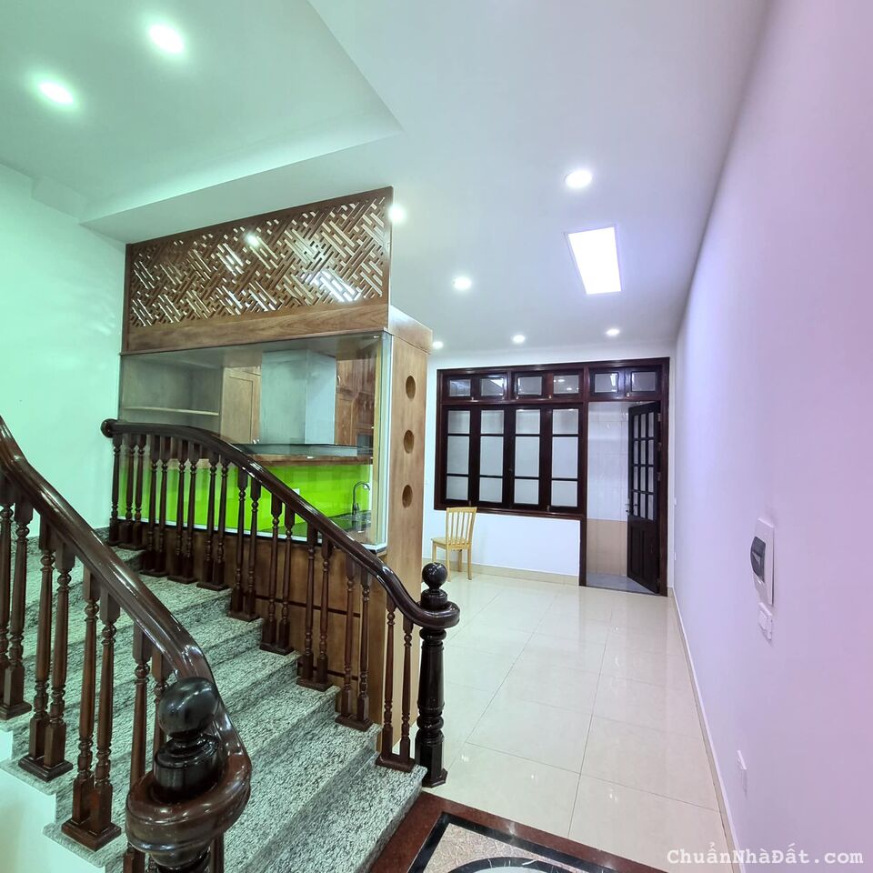 Bán nhà PL trung tâm Cầu Giấy ngõ rộng ô tô tránh giá 13.4 tỷ