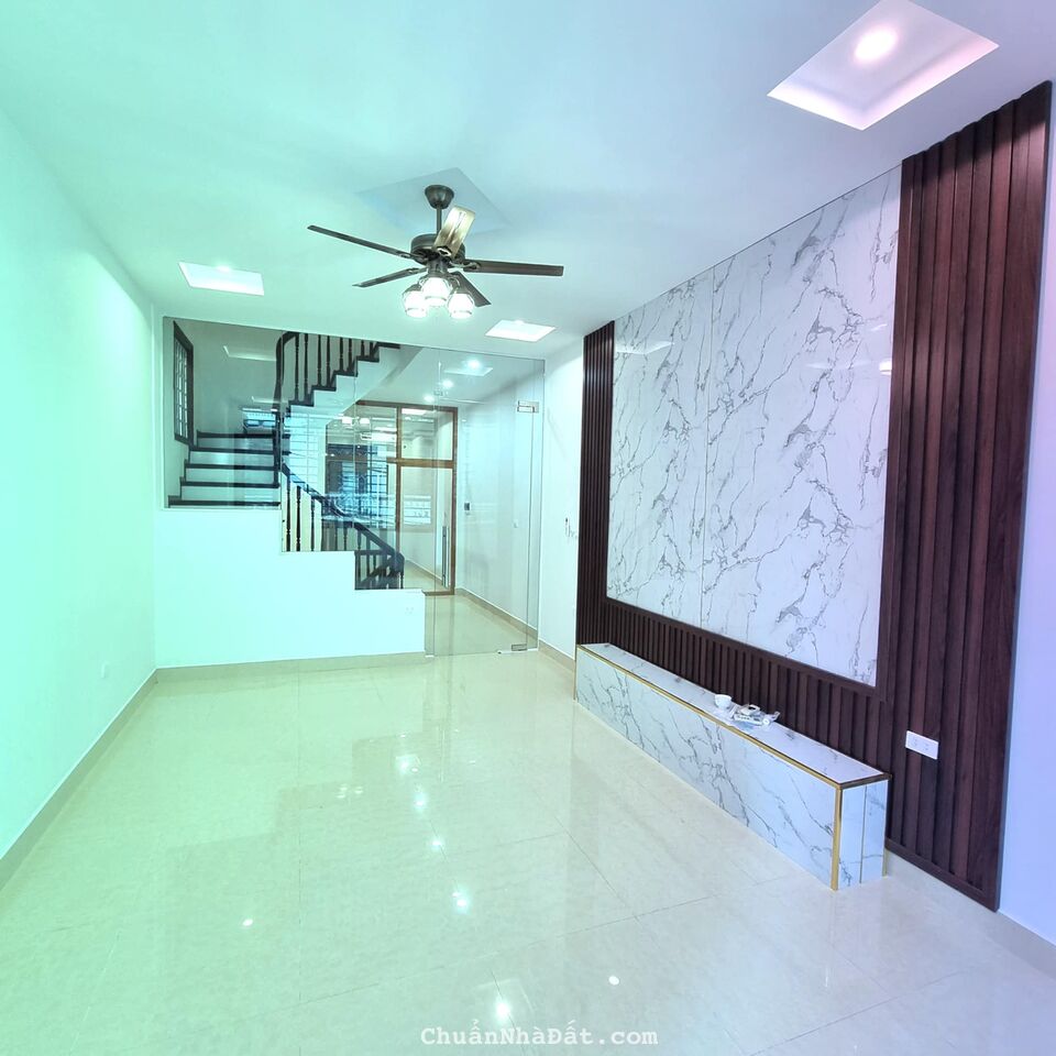 Bán nhà PL trung tâm Cầu Giấy ngõ rộng ô tô tránh giá 13.4 tỷ