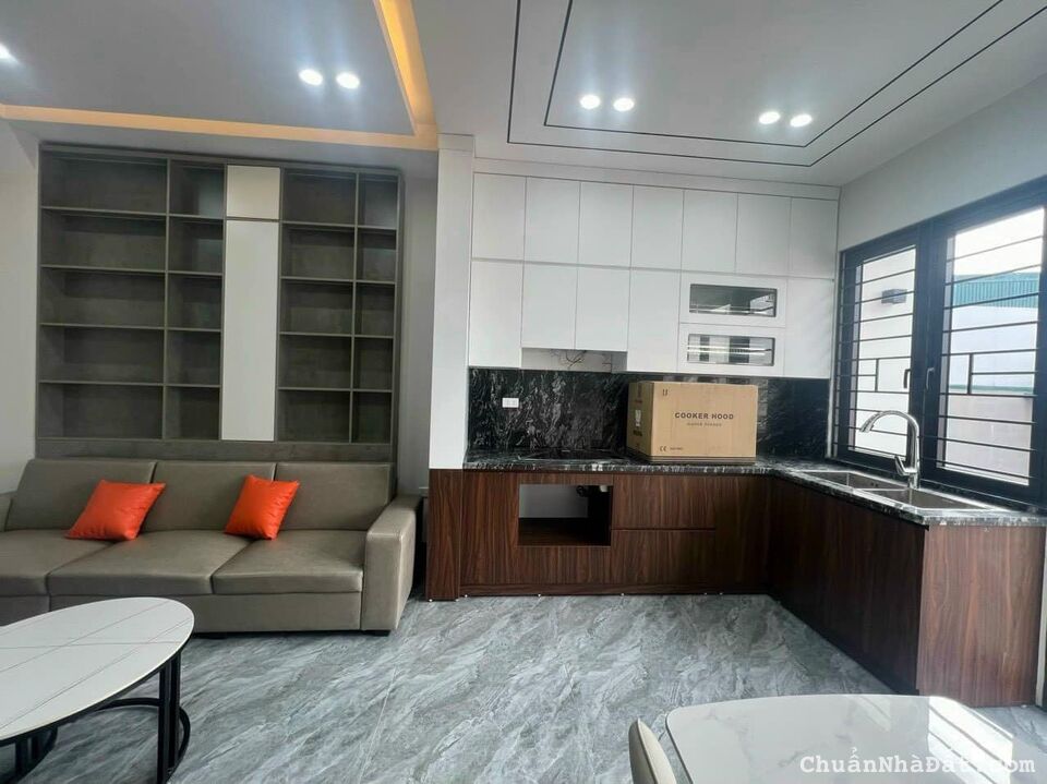 Hiếm Có, Bán Nhà Ngõ 90 Phố Hồng Tiến, Bồ Đề, 50m2, 6 Tầng, Gara, Thang Máy, Full Đồ