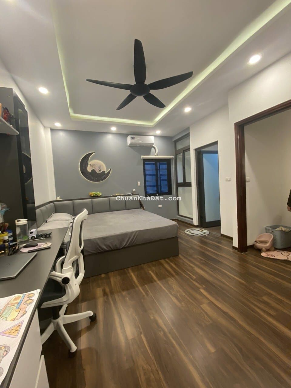 CẦN Bán Gấp Nhà Ngõ 193 Bồ Đề, Hồng Tiến, 45m2, 5 Tầng, Full đồ, Giá 5.x Tỷ