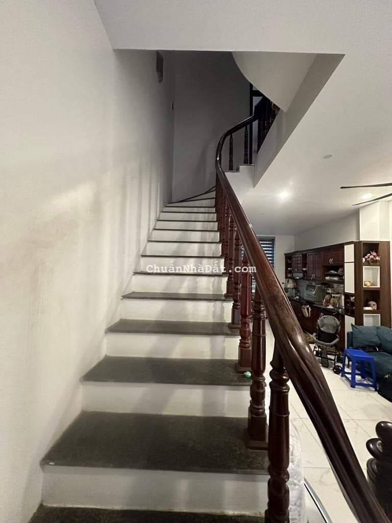 Bán Nhà Dân Xây Ngõ 12 Bồ Đề, Long Biên, 55m2, MT4.7m, 4 Tầng, Ô Tô, Full Đồ 