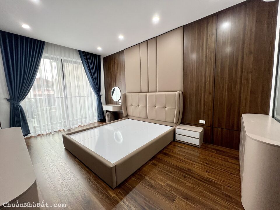 Bán Nhà Ngõ 24 Ngọc Lâm, Long Biên, 38m2 x 6 Tầng, Thang Máy, Ô Tô, Full đồ, Nhỉnh 6 Tỷ Bán Nhà Ngõ 24 Ngọc Lâm, Long Biên, 38m2 x 6 Tầng, Thang Máy, Ô Tô, Full đồ, Nhỉnh 6 Tỷ