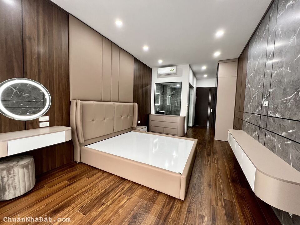 Bán Nhà Ngõ 24 Ngọc Lâm, Long Biên, 38m2 x 6 Tầng, Thang Máy, Ô Tô, Full đồ, Nhỉnh 6 Tỷ Bán Nhà Ngõ 24 Ngọc Lâm, Long Biên, 38m2 x 6 Tầng, Thang Máy, Ô Tô, Full đồ, Nhỉnh 6 Tỷ