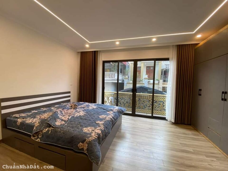 Bán Gấp Nhà Ngõ 272 Phố Ngọc Thụy, Long Biên, 45m2, 5 Tầng, MT4.8m, Ô Tô, Full đồ